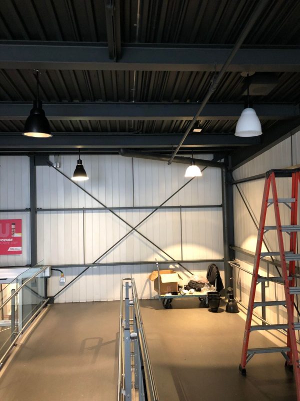 Installation d'éclairage commercial